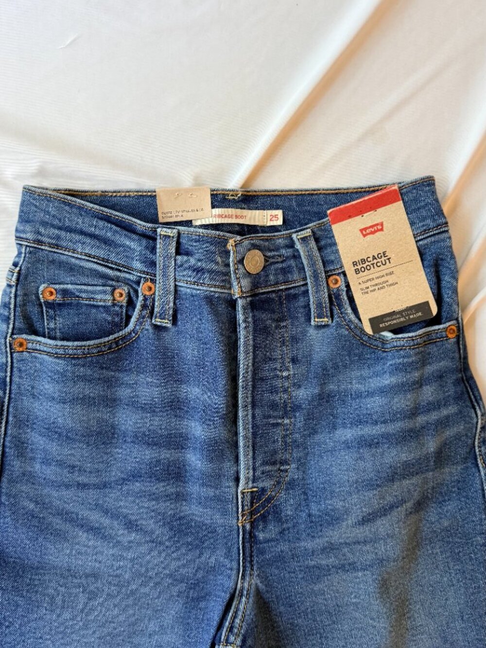 NWT Levi’s Ribcage Bootcut Jeans Size 25 High Rise Blue Denim